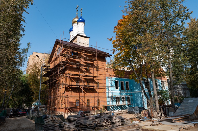 В районе Измайлово на востоке столицы, продолжается активное строительство храмового комплекса в честь Казанской (Песчанской) иконы Божией Матери
