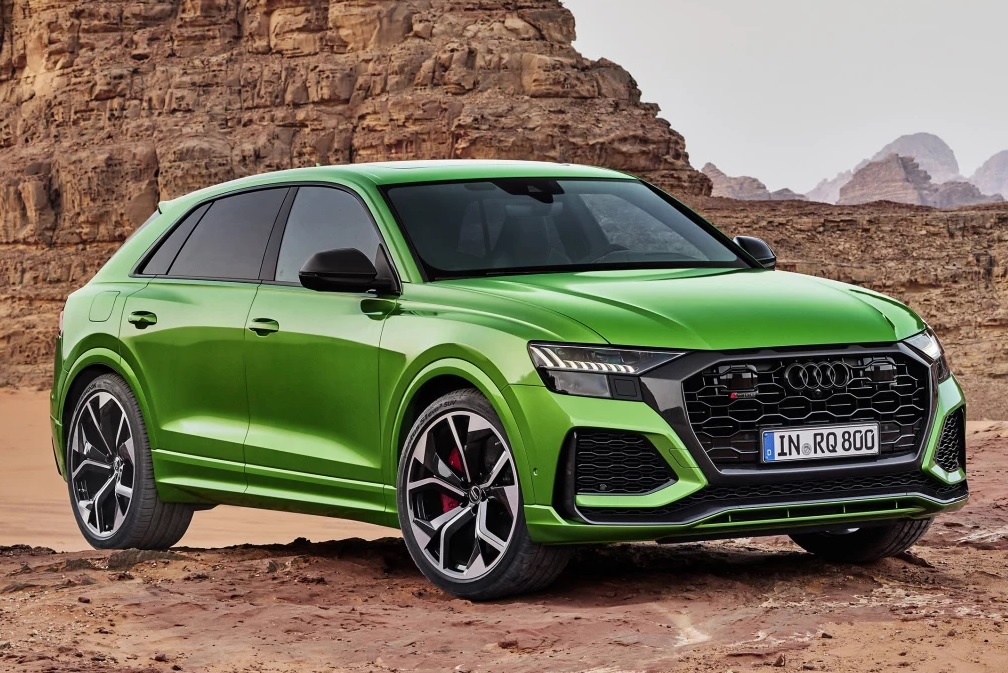 кроссовер Audi Q8