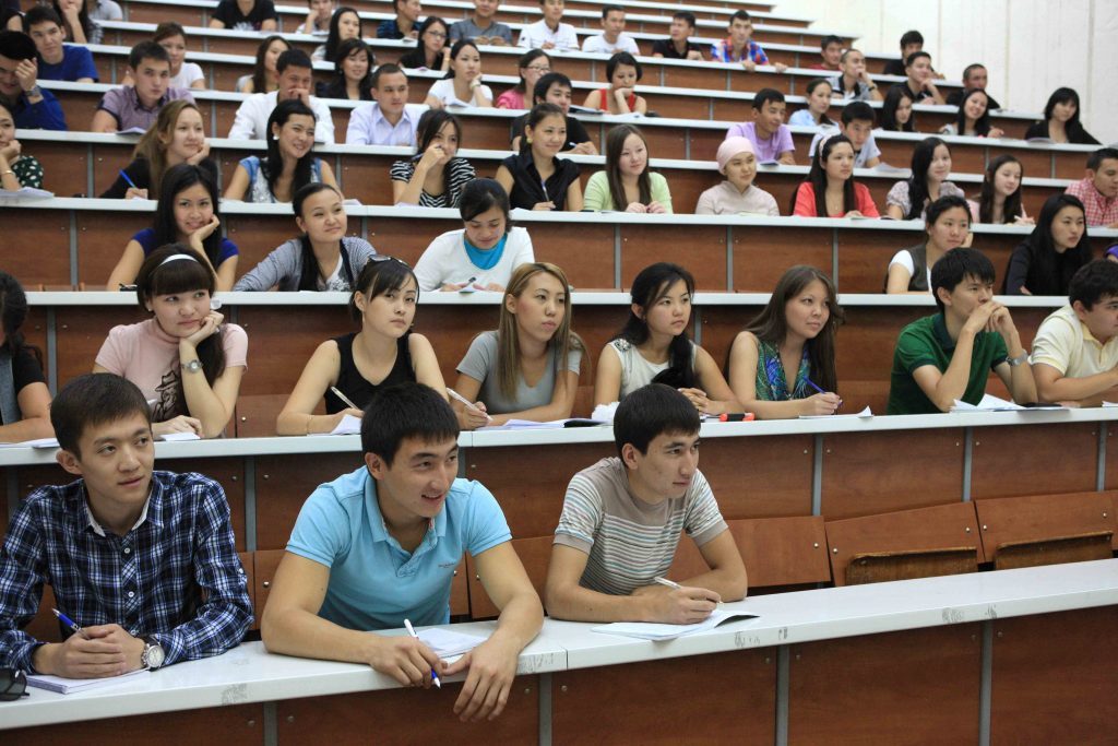 Студенты из Казахстана на лекции