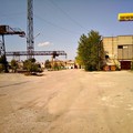 Сдаем в аренду в г. Тверь бетонированную площадку с кран-балкой, 10 т, достаточно эл/эн