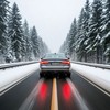 Легковой автомобиль на дороге зимой
