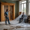 Два веселых строителя на ремонте помещения, нестандартное применение стрейч-пленки :)