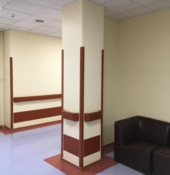 Роль отбойных досок в современном медицинском интерьере