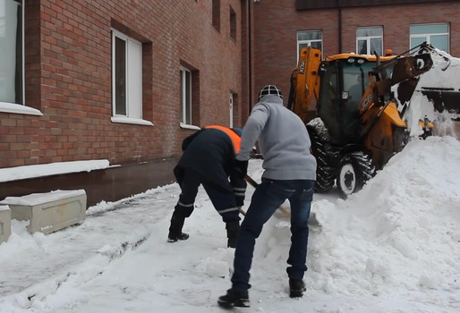 Нужна уборка снега? Зовите снегоборцев!