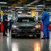 Автомобиль на техосмотре на станции технического обслуживания