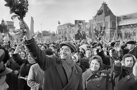 Александр Устинов. Москва приветствует первого космонавта Юрия Гагарина 1961