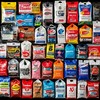 Коллаж из полиэтиленовых пакетов с нанесенными логотипами компаний, брендов и изображениями